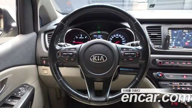 Kia Carnival 9-Seater Luxury 2019 — фото 13