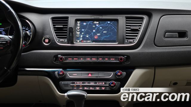 Kia Carnival 9-Seater Luxury 2019 — фото 14