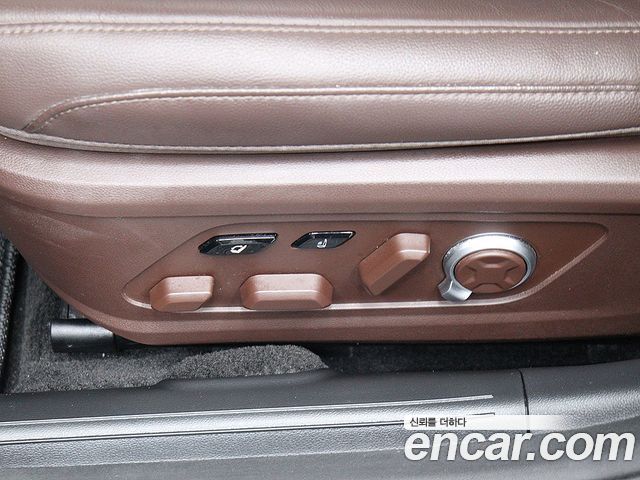 Hyundai Grandeur (GN7) 2,5 Gasoline 2WD Exclusive 2024 — фото 15