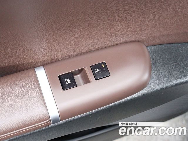 Hyundai Grandeur (GN7) 2,5 Gasoline 2WD Exclusive 2024 — фото 16
