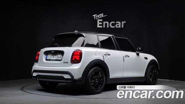 MINI Cooper 5Door Classic Third Generation 2024 — фото 2