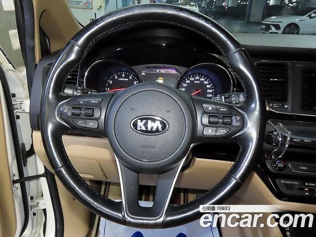Kia Carnival Gasoline 7-Seater Hi-Limousine President 2019 — фото 8
