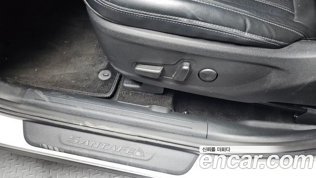 Hyundai Santa Fe Diesel 2.2 2WD Premium Choice 2021 — фото 32