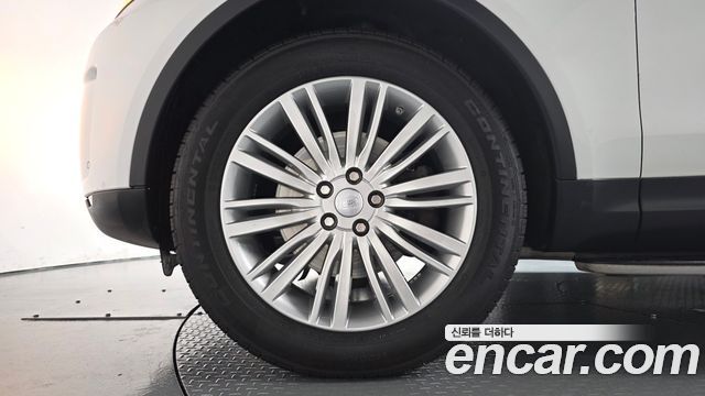 Land Rover Discovery 5 3.0 TD6 HSE Luxury 2018 — фото 5