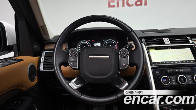 Land Rover Discovery 5 3.0 TD6 HSE Luxury 2018 — фото 13