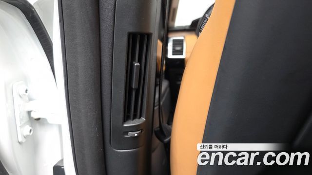 Land Rover Discovery 5 3.0 TD6 HSE Luxury 2018 — фото 30