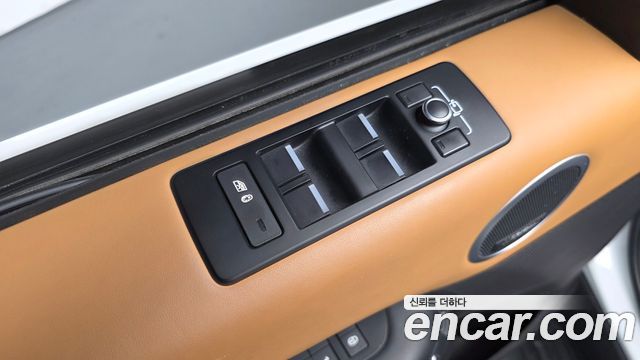 Land Rover Discovery 5 3.0 TD6 HSE Luxury 2018 — фото 39