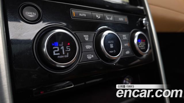 Land Rover Discovery 5 3.0 TD6 HSE Luxury 2018 — фото 41