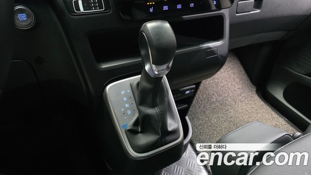 Hyundai Staria L3.5 Tourer 9-Seater Modern 2024 — фото 9