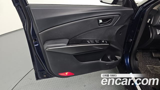 KG Mobility (SsangYong) Very New Tivoli Gasoline 1.5 2WD V5 2020 — фото 24