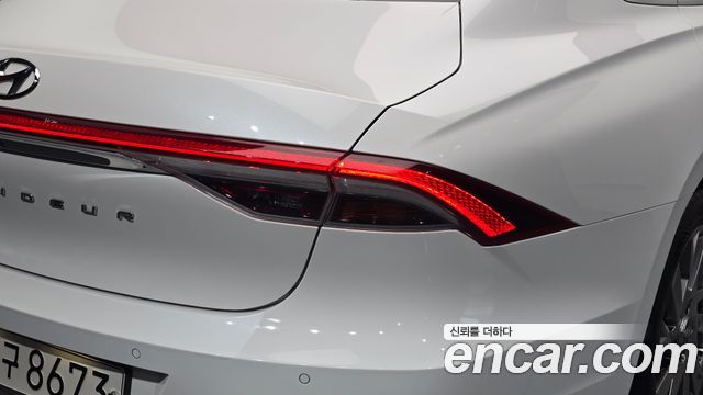 Hyundai Grandeur (IG) 2.5 Premium 2020 — фото 23