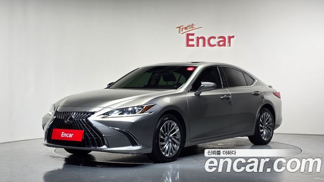Lexus ES300h (VII) Luxury Plus 2023 — фото 1