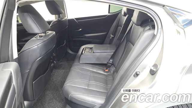 Lexus ES300h (VII) Luxury Plus 2023 — фото 11