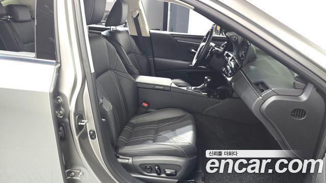Lexus ES300h (VII) Luxury Plus 2023 — фото 26