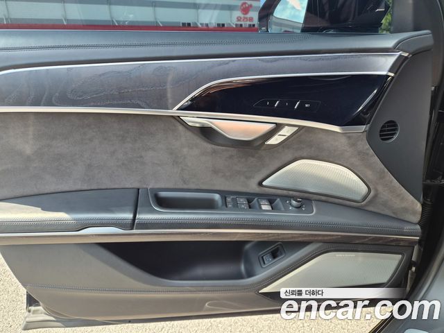 Audi A8 (D5) 60 TFSI Quattro LWB 2021 — фото 19