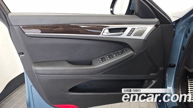 Genesis G80 3.3 GDI AWD Prestige 2018 — фото 30