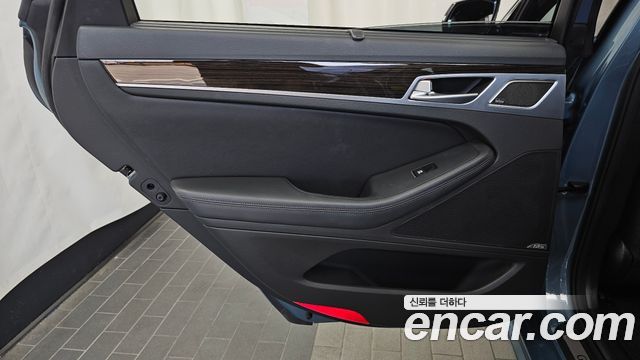 Genesis G80 3.3 GDI AWD Prestige 2018 — фото 31