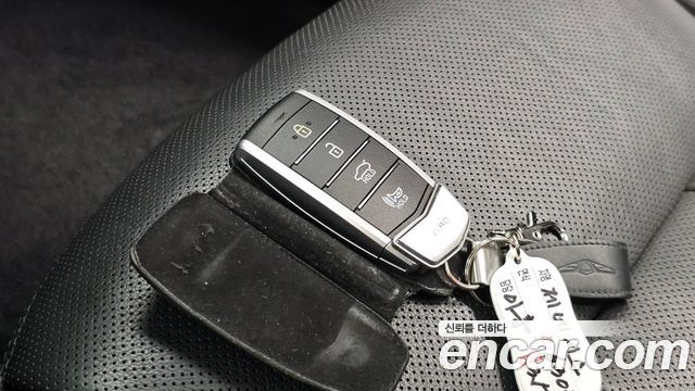 Genesis G80 3.3 GDI AWD Prestige 2018 — фото 37