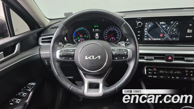 Kia K5 Hybrid (III) Trendy 2023 — фото 13
