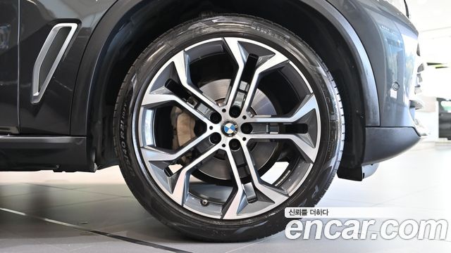 BMW X5 (G05) xDrive 40i xLine 2022 — фото 5