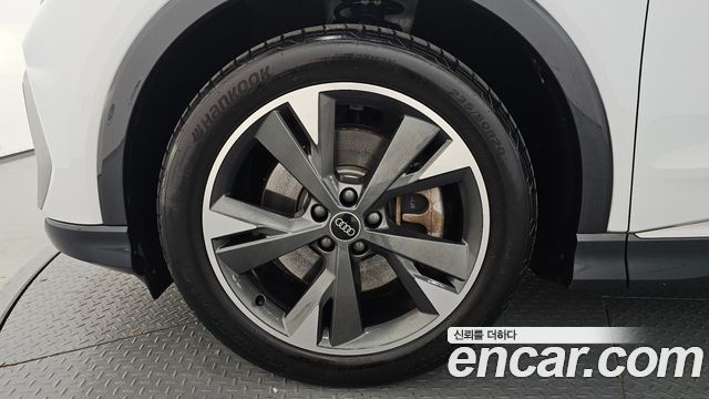 Audi Q4 e-tron (F4) 40 Premium 2023 — фото 5