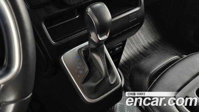 Hyundai Staria Cargo 3-Seater Modern 2023 — фото 9