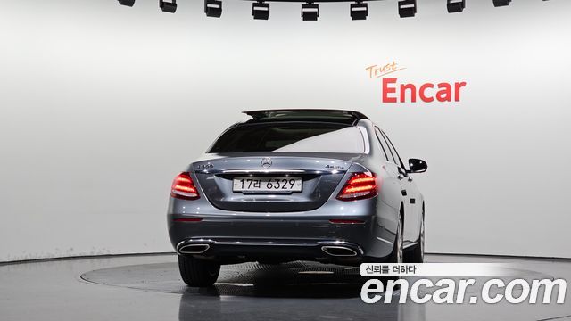 Mercedes-Benz E-Class (W213) E300 4MATIC Exclusive 2019 — фото 4