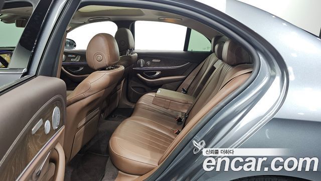 Mercedes-Benz E-Class (W213) E300 4MATIC Exclusive 2019 — фото 12