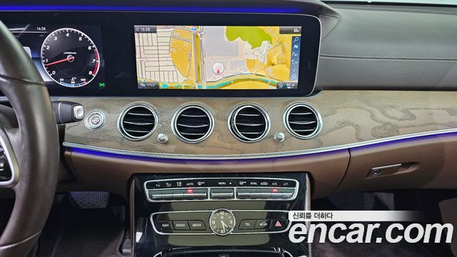 Mercedes-Benz E-Class (W213) E300 4MATIC Exclusive 2019 — фото 13