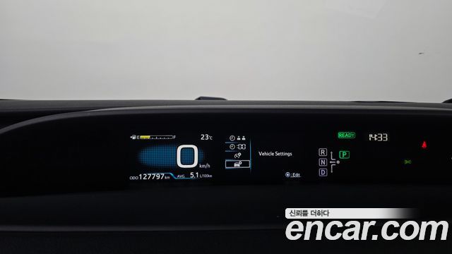 Toyota Prius (IV) 1.8 E 2016 — фото 8