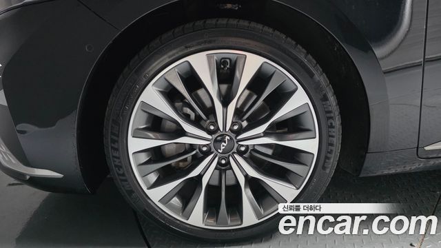 Kia K8 2.5 Gasoline 2WD Signature 2023 — фото 5