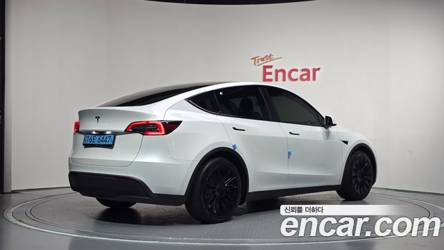 Tesla Model Y RWD 2024 — фото 2