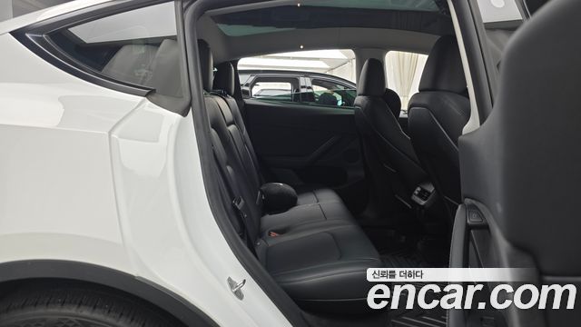 Tesla Model Y RWD 2024 — фото 14