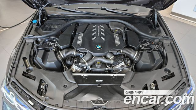 BMW 5 Series (G30) M550i xDrive 2023 — фото 6