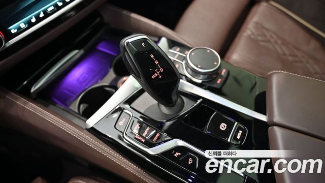 BMW 5 Series (G30) M550i xDrive 2023 — фото 9
