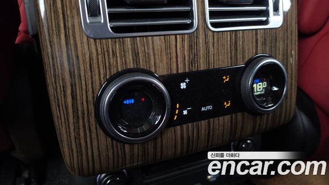 Land Rover Range Rover (IV) 4.4 SDV8 Vogue SE DIESEL 2018 — фото 19