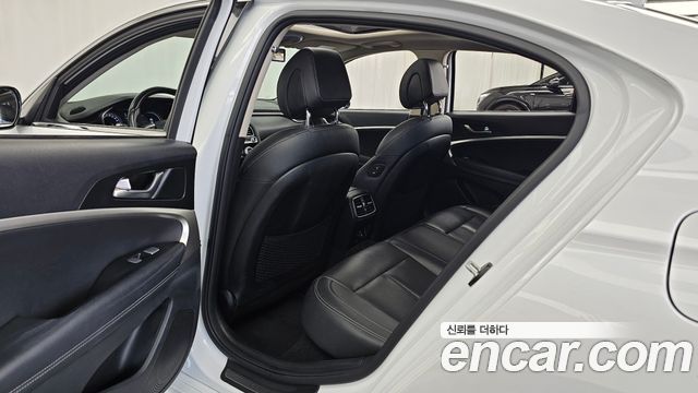Genesis G70 Gasoline 2.0T 2WD 2021 — фото 12