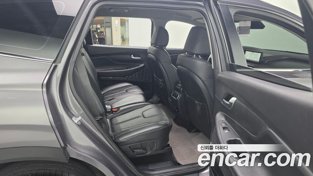 Hyundai Santa Fe HEV 1.6 2WD Exclusive 2023 — фото 18