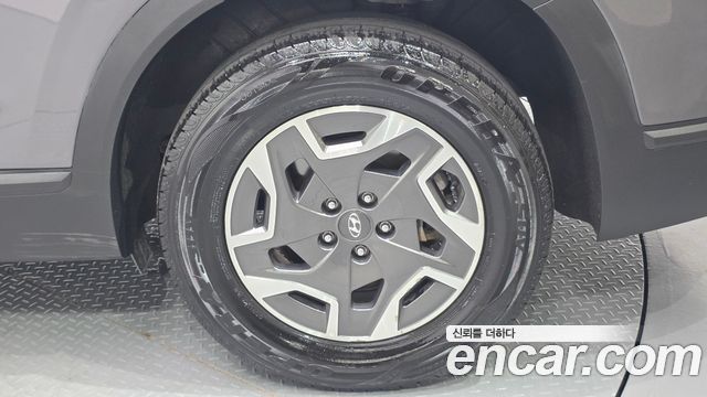 Hyundai Santa Fe HEV 1.6 2WD Exclusive 2023 — фото 21