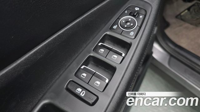 Hyundai Santa Fe HEV 1.6 2WD Exclusive 2023 — фото 28