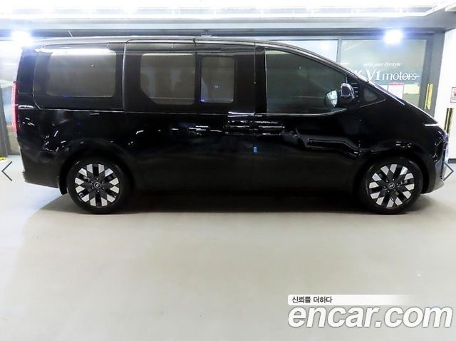 Hyundai Staria L3.5 Lounge 9-Seater Inspiration 2022 — фото 3
