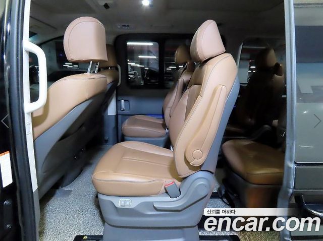 Hyundai Staria L3.5 Lounge 9-Seater Inspiration 2022 — фото 7