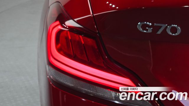 Genesis G70 2.0T AWD Sport Package 2018 — фото 23