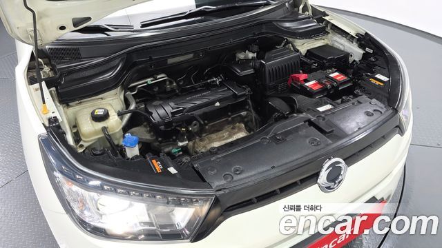 KG Mobility (SsangYong) Tivoli LX 2WD 2016 — фото 6