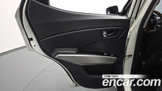 KG Mobility (SsangYong) Tivoli LX 2WD 2016 — фото 25