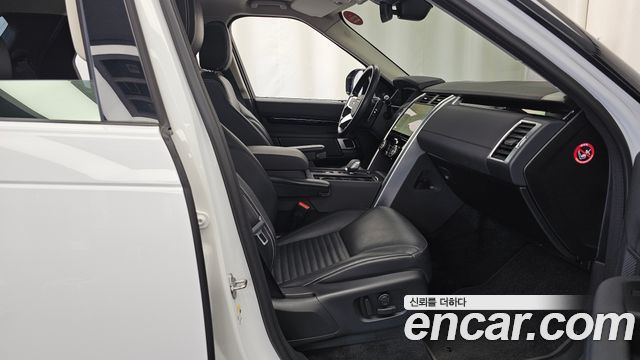 Land Rover Discovery 5 D250 S 2022 — фото 11