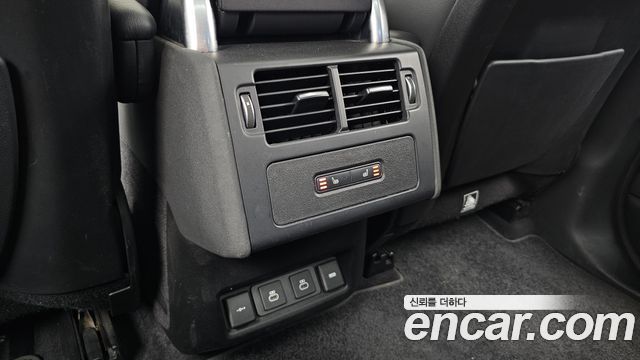 Land Rover Discovery 5 D250 S 2022 — фото 19