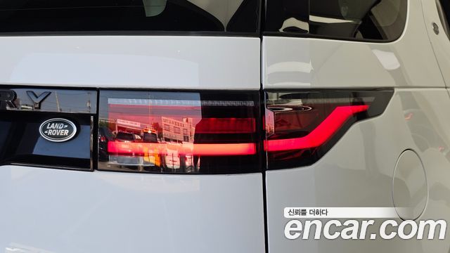 Land Rover Discovery 5 D250 S 2022 — фото 23