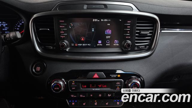 Kia Sorento Gasoline 2.0 Turbo 4WD Master Special 2020 — фото 13