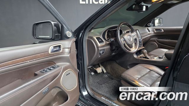 Jeep Grand Cherokee 3.0 Diesel Overland Summit WK2 2016 — фото 10